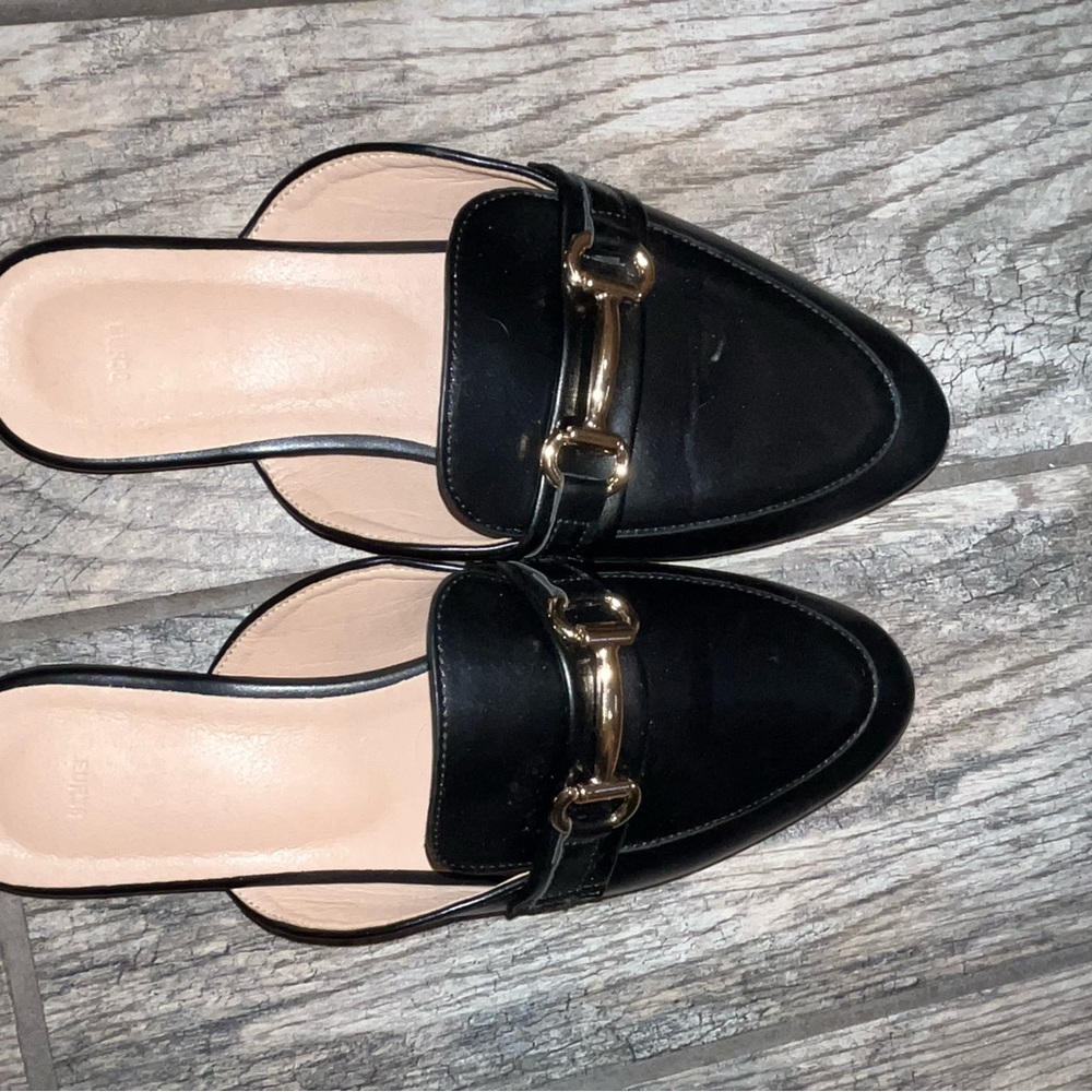Elegant Black and Gold Mules with Rounded Toe